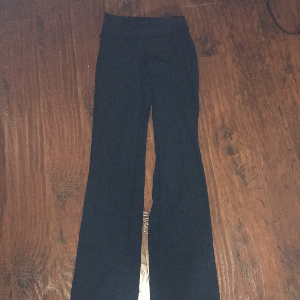 Lululemon size 2 yoga pants